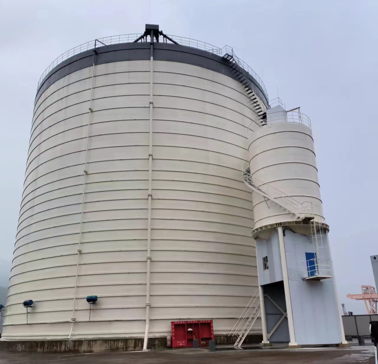 瓦房店10万吨水泥钢板库